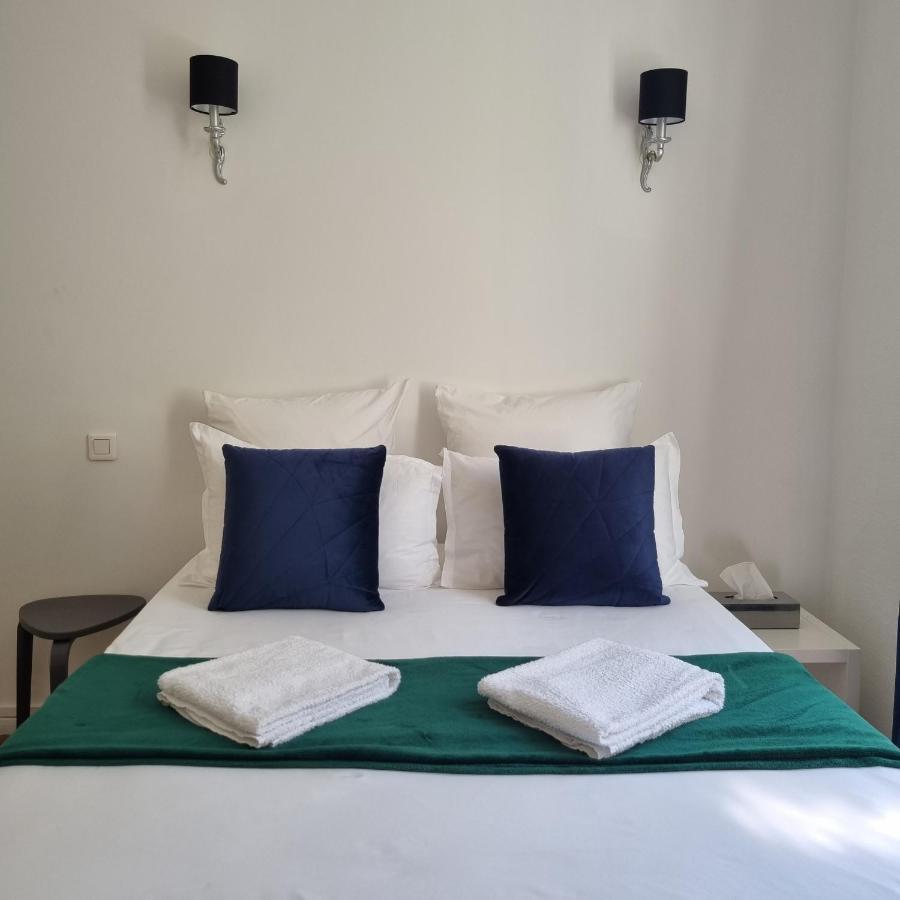 Double Bed Room Homestay Shared Accommodation Париж Екстериор снимка